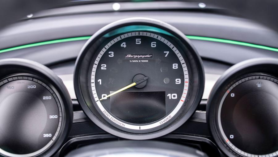 Панель приборов Porsche 981 Bergspyder 2015 года  (фото 5 из 22)
